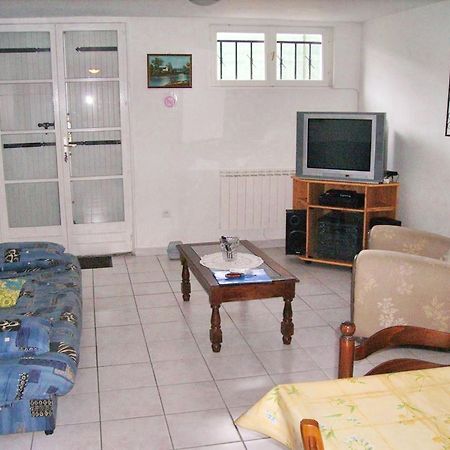 Appartement Charmant A Breuillet Avec Jardin Spacieux Εξωτερικό φωτογραφία