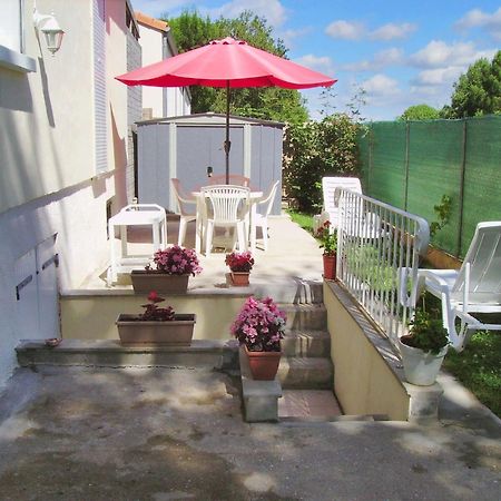 Appartement Charmant A Breuillet Avec Jardin Spacieux Εξωτερικό φωτογραφία