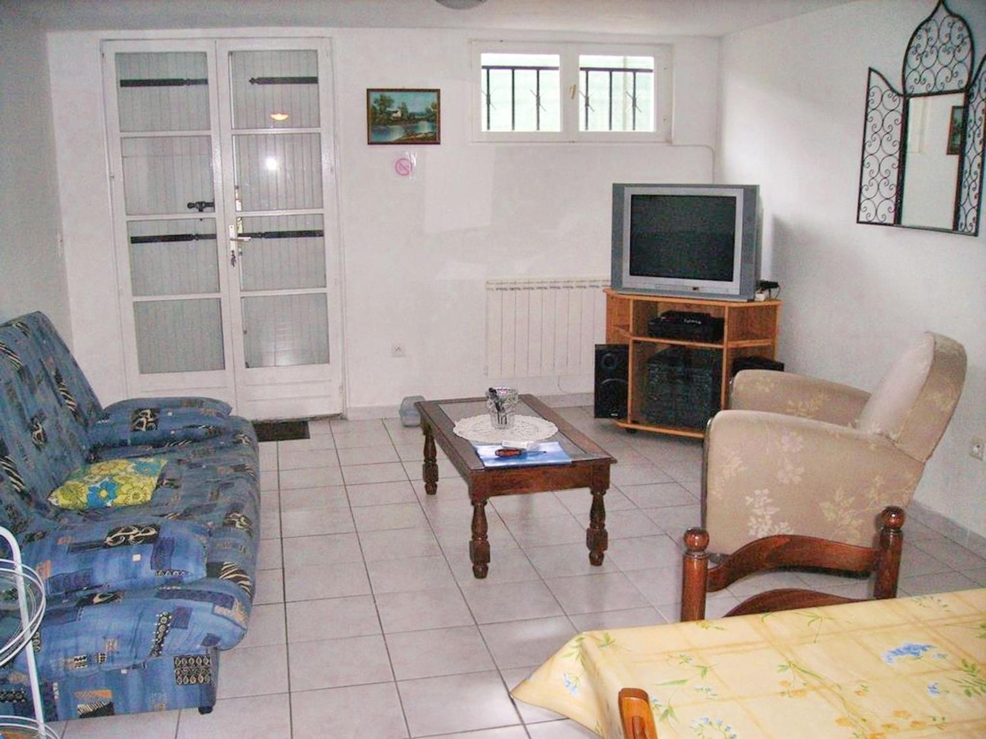 Appartement Charmant A Breuillet Avec Jardin Spacieux Εξωτερικό φωτογραφία